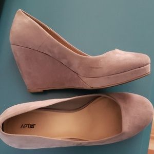 Apt 9 wedges